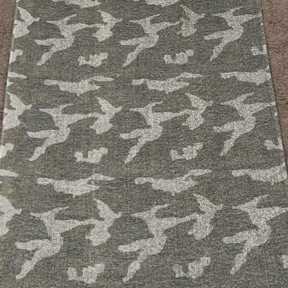 Large 77x28 Scarf/Wrap-Subtle Abstract Camo-Green/Gray-Raw Edge Fringe-Polyester - Picture 7 of 14